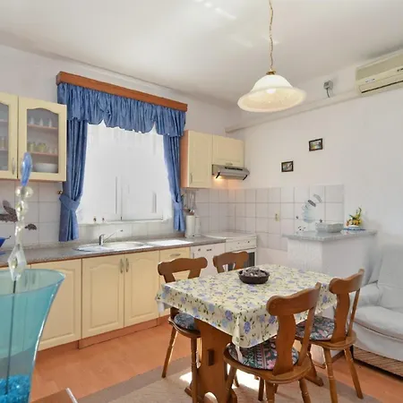 Apartment Fuer 4 Personen Ca 55 Qm In Liznjan, Istrien Suedkueste Von Istrien *